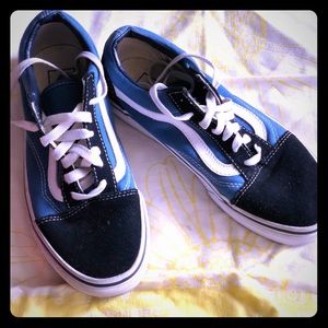 Vans tennis shoes